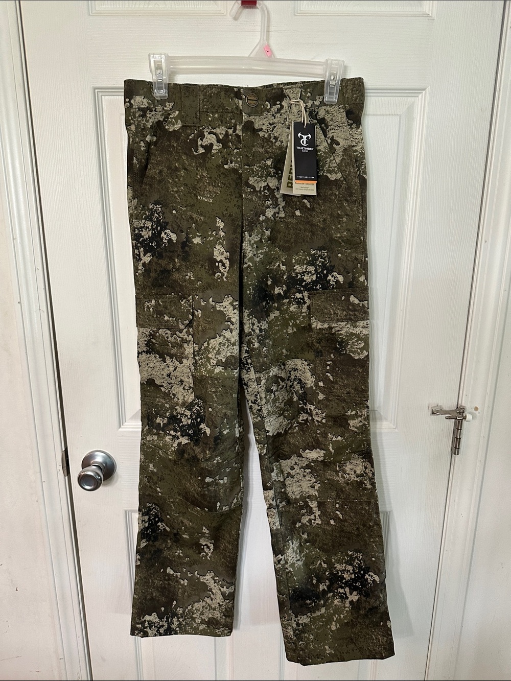 RedHead Olive & Tan Camo Cargo Pants for Kids